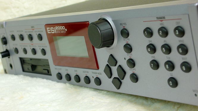 E-mu Esi-2000 Turbo by deep!sonic 26.10.2009