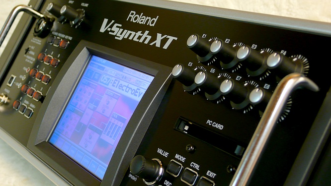 Roland V-Synth XT V2 by deep!sonic 02.08.2010, thanx to Thomas Weyermann