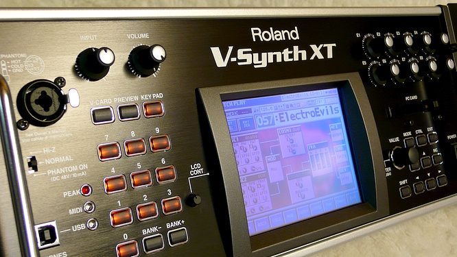 Roland V-Synth XT V2 by deep!sonic 02.08.2010, thanx to Thomas Weyermann