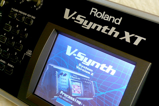 Roland V-Synth XT V2 by deep!sonic 02.08.2010, thanx to Thomas Weyermann