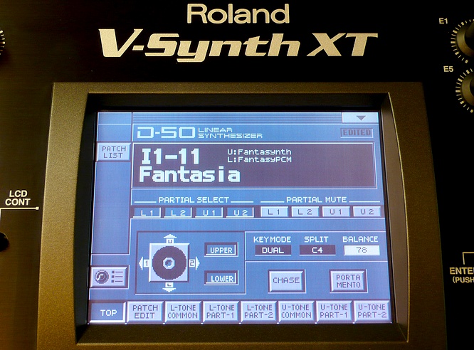 Roland D-50 inside Roland V-Synth XT V2 by deep!sonic 03.08.2010, thanx to Thomas Weyermann