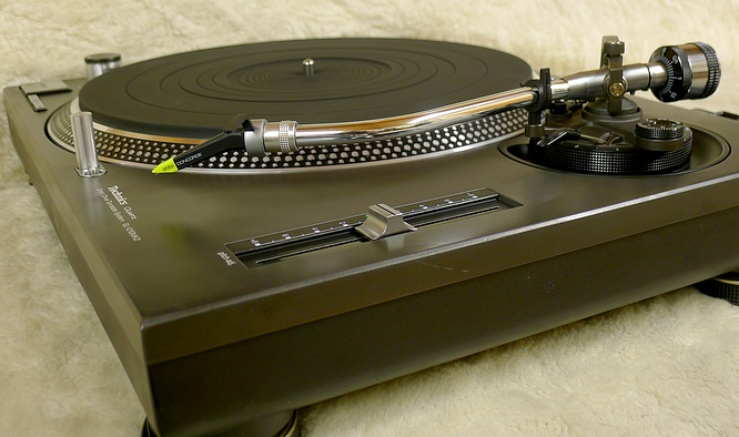 Technics SL-1210mk2 by deep!sonic 07.02.2012