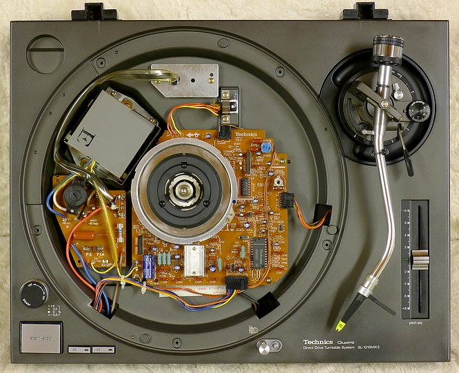 Technics SL-1210mk2 by deep!sonic 07.02.2012