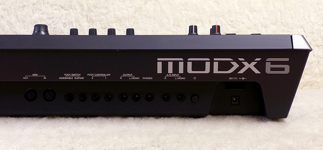 Yamaha MODX6 FM-X AWM2 Synthesizer by deep!sonic 28.12.2020