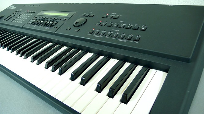 Yamaha SY85 by www.deepsonic.ch February 2008