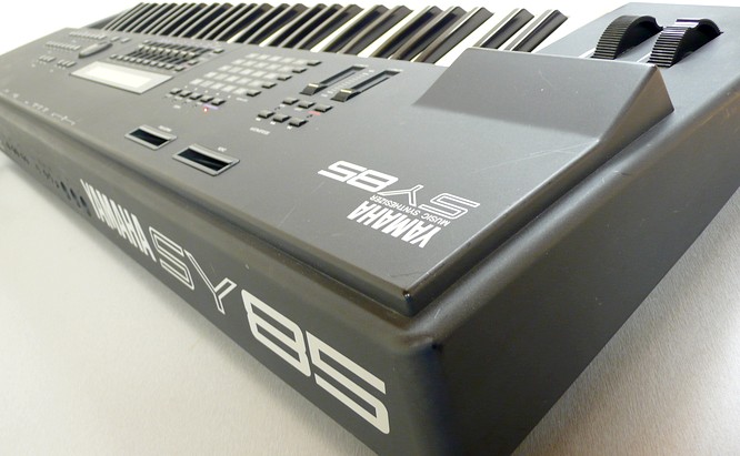 Yamaha SY85 by www.deepsonic.ch February 2008