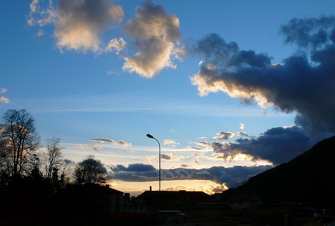 Wolken in Aarburg, Blick SW